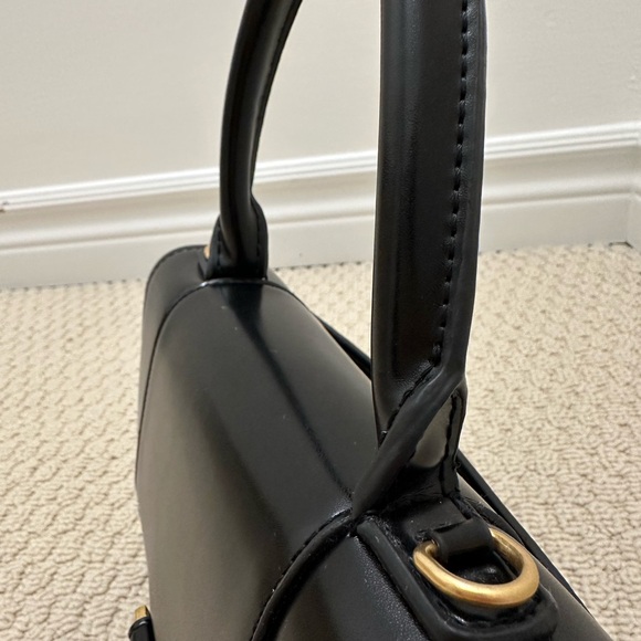 Black Handbag - Picture 5 of 11
